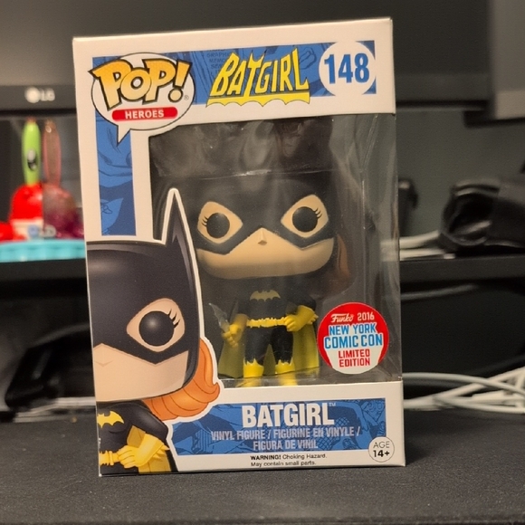 Batgirl Funko Pop 148 Comic Con 2016 - Picture 1 of 6